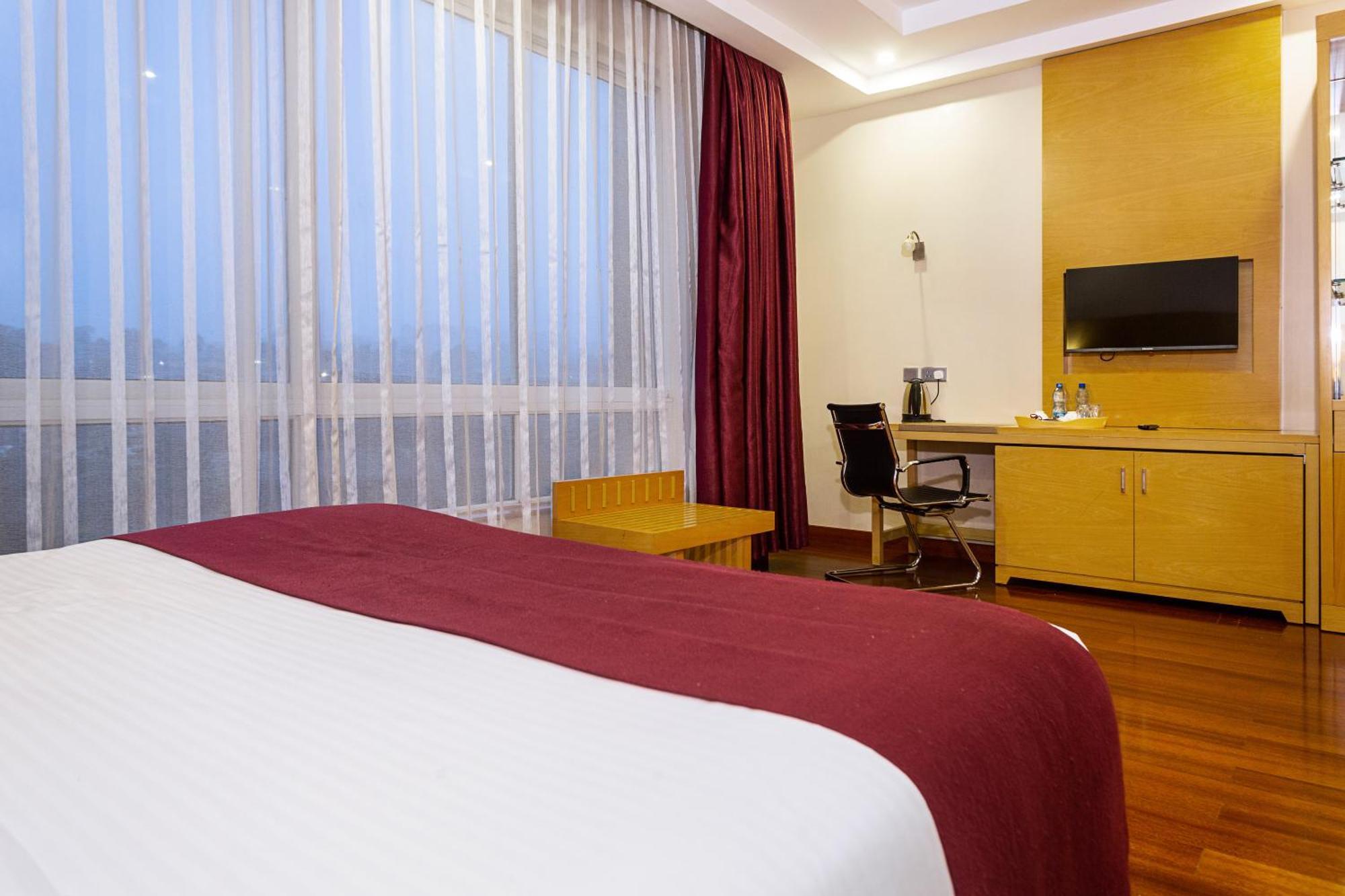 Three Steers Hotel Meru Екстер'єр фото