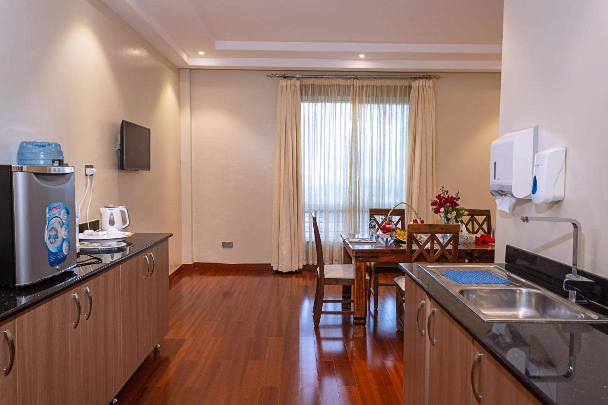 Three Steers Hotel Meru Екстер'єр фото