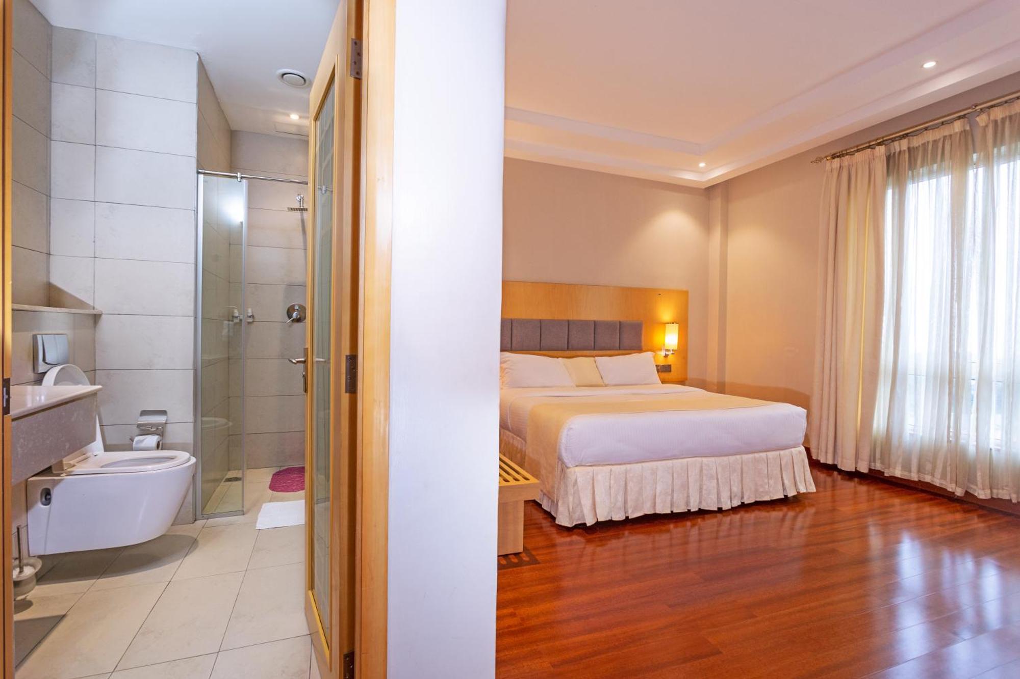 Three Steers Hotel Meru Екстер'єр фото