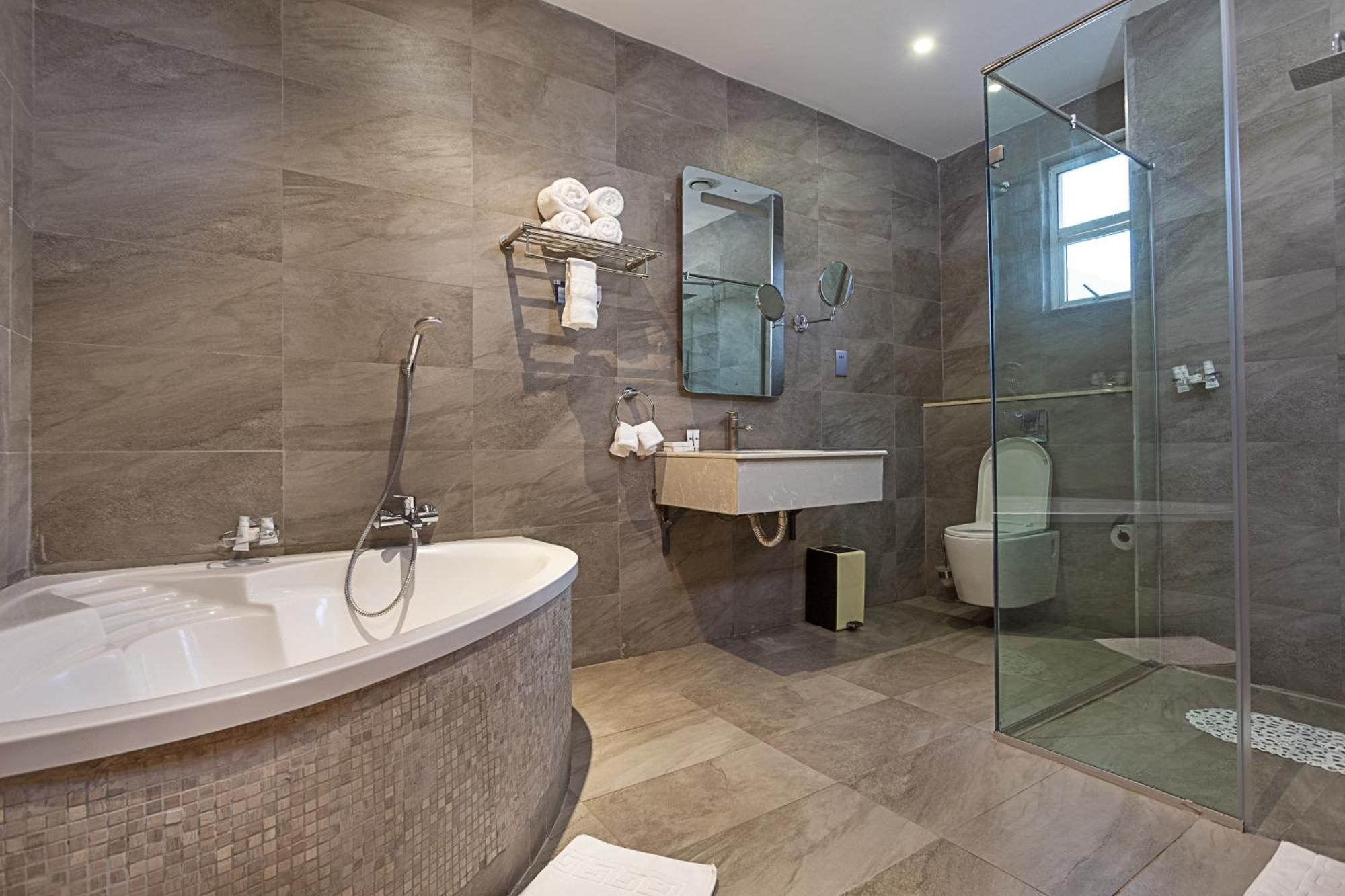 Three Steers Hotel Meru Екстер'єр фото