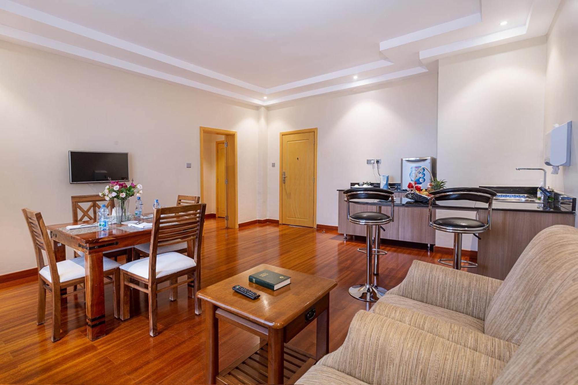 Three Steers Hotel Meru Екстер'єр фото