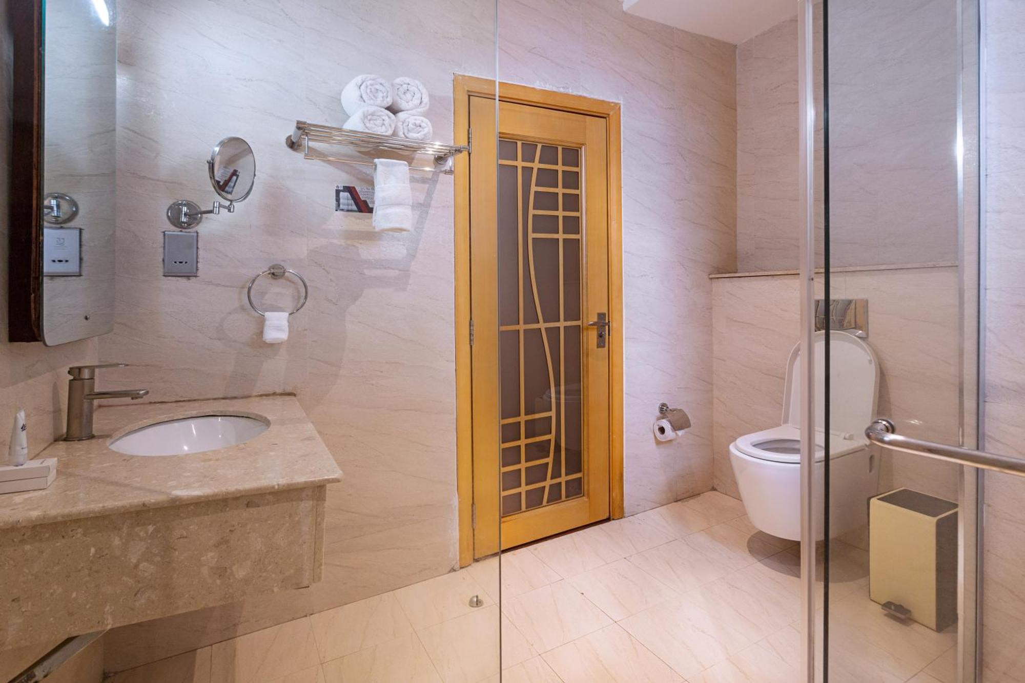 Three Steers Hotel Meru Екстер'єр фото