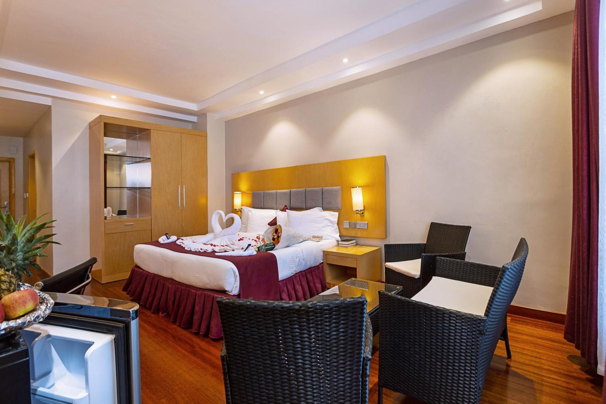 Three Steers Hotel Meru Екстер'єр фото