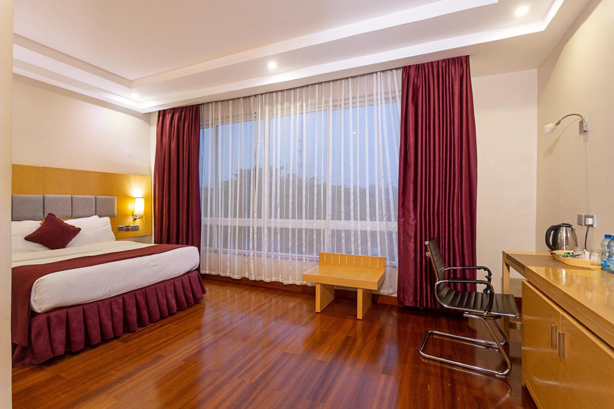Three Steers Hotel Meru Екстер'єр фото