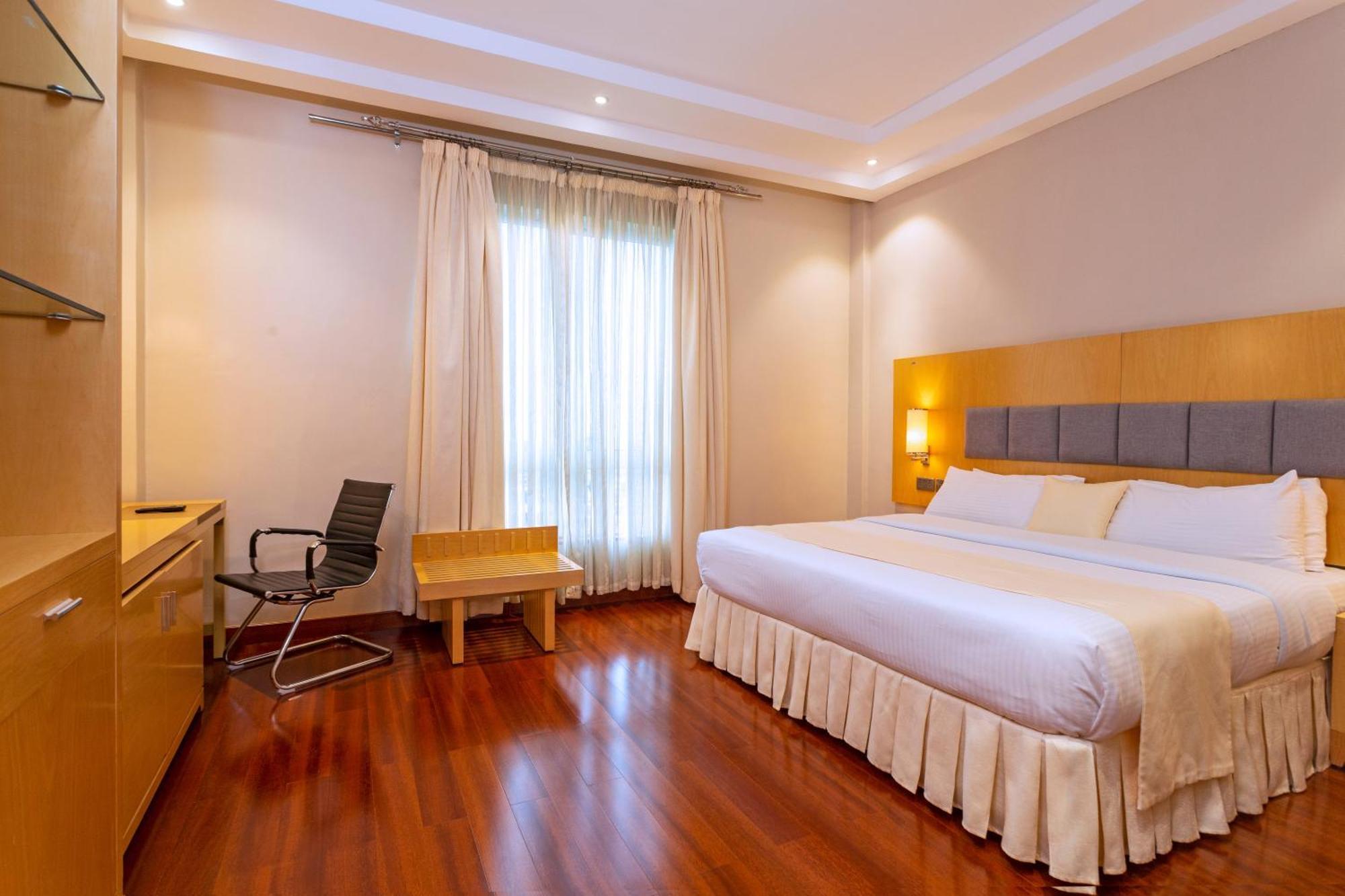 Three Steers Hotel Meru Екстер'єр фото