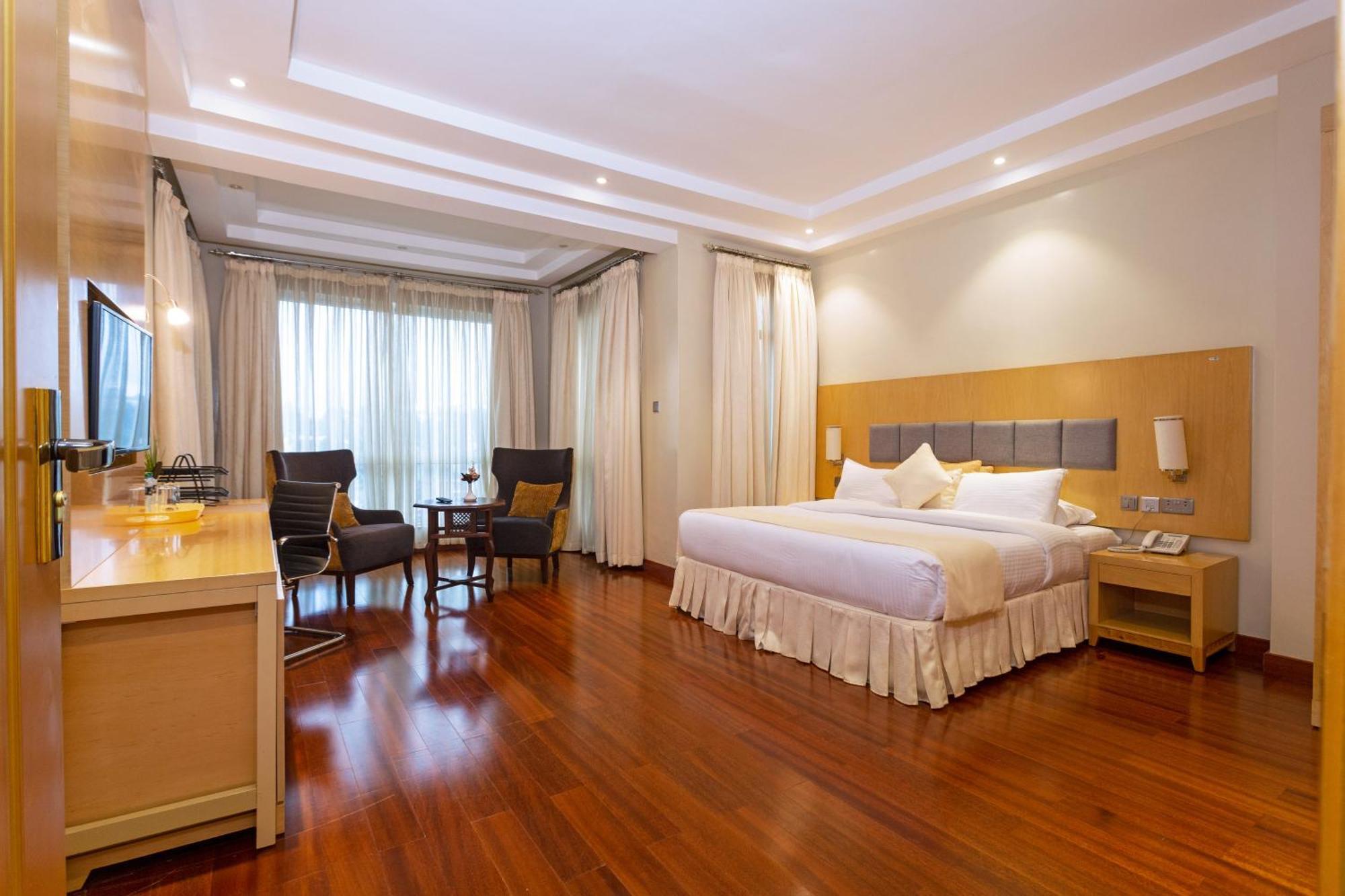 Three Steers Hotel Meru Екстер'єр фото
