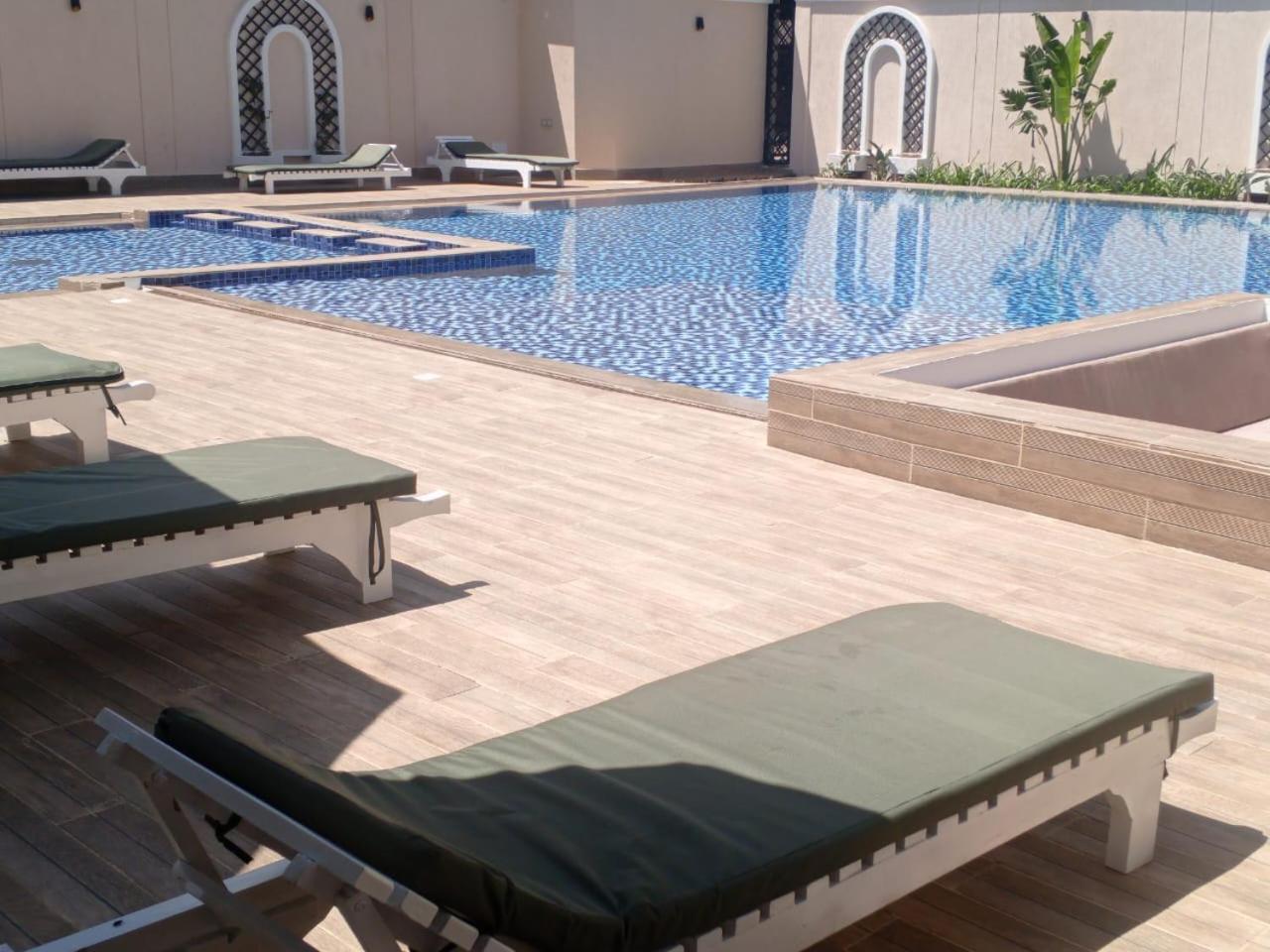 Three Steers Hotel Meru Екстер'єр фото