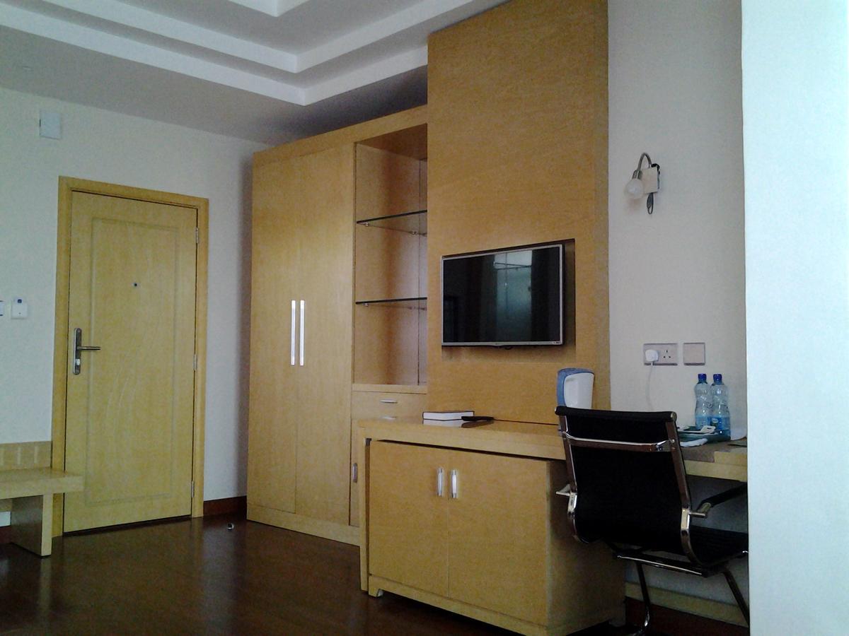 Three Steers Hotel Meru Екстер'єр фото